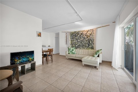 Condo in Miami Beach, Florida, 1 bedroom  № 1241251 - photo 5