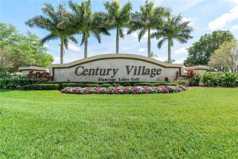 Condo in Pembroke Pines, Florida, 2 bedrooms  № 1413794 - photo 2