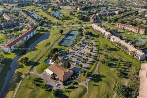 Condo in Pembroke Pines, Florida, 2 bedrooms  № 1413794 - photo 22