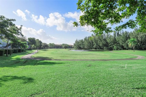 Condo in Pembroke Pines, Florida, 2 bedrooms  № 1413794 - photo 17