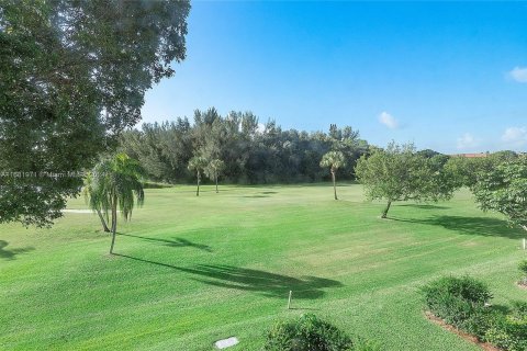 Condo in Pembroke Pines, Florida, 2 bedrooms  № 1413794 - photo 18