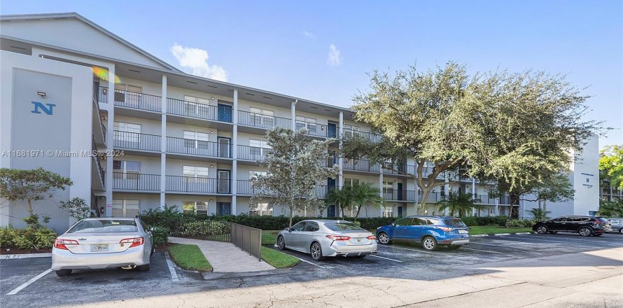 Condo in Pembroke Pines, Florida, 2 bedrooms  № 1413794