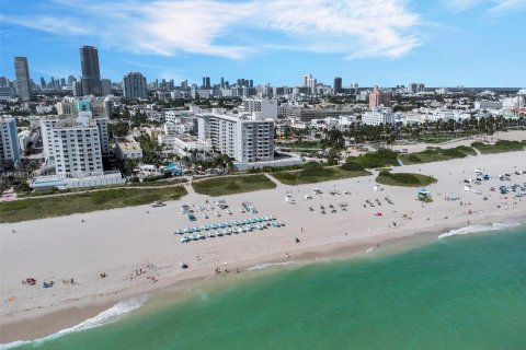 Condo in Miami Beach, Florida, 1 bedroom  № 1413842 - photo 20