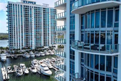 Condominio en venta en North Miami Beach, Florida, 2 dormitorios, 169.83 m2 № 1055004 - foto 5