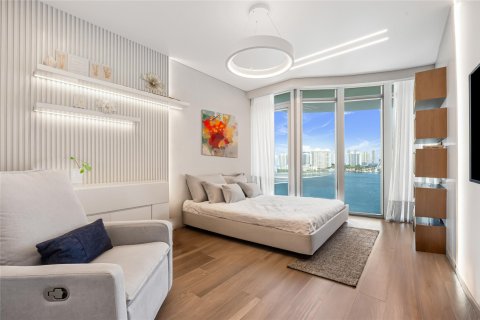 Condominio en venta en North Miami Beach, Florida, 2 dormitorios, 169.83 m2 № 1055004 - foto 26