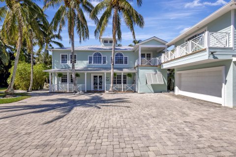 Villa ou maison à vendre à Stuart, Floride: 5 chambres, 372.72 m2 № 1036208 - photo 1