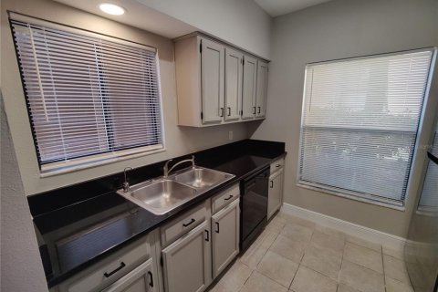 Condo in Orlando, Florida, 2 bedrooms  № 1352482 - photo 5