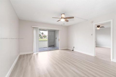 Copropriété à vendre à Margate, Floride: 2 chambres, 86.4 m2 № 1396305 - photo 11