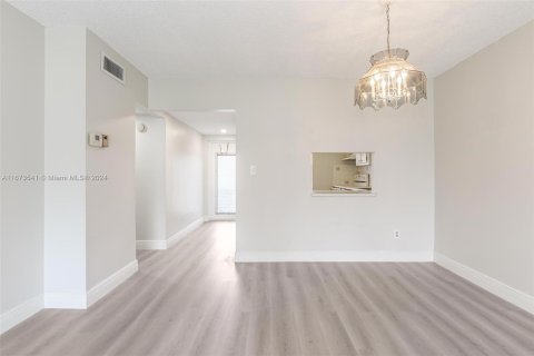 Copropriété à vendre à Margate, Floride: 2 chambres, 86.4 m2 № 1396305 - photo 12