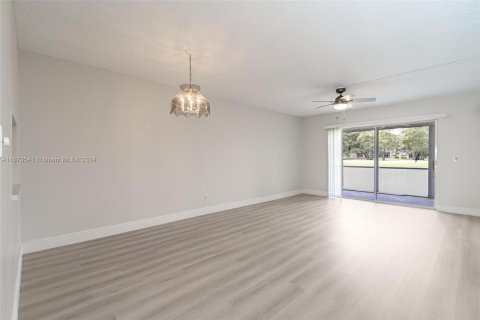 Copropriété à vendre à Margate, Floride: 2 chambres, 86.4 m2 № 1396305 - photo 17