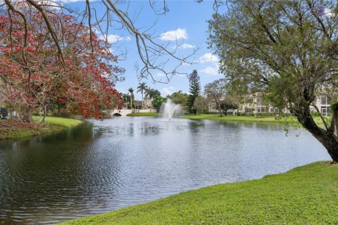 Copropriété à vendre à Coconut Creek, Floride: 2 chambres, 87.14 m2 № 1035839 - photo 24