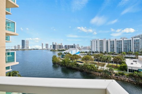 Condominio en venta en Aventura, Florida, 2 dormitorios, 169.45 m2 № 1095297 - foto 25