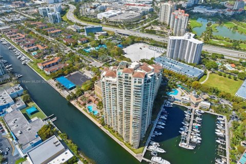 Condo in Aventura, Florida, 2 bedrooms  № 1095297 - photo 2