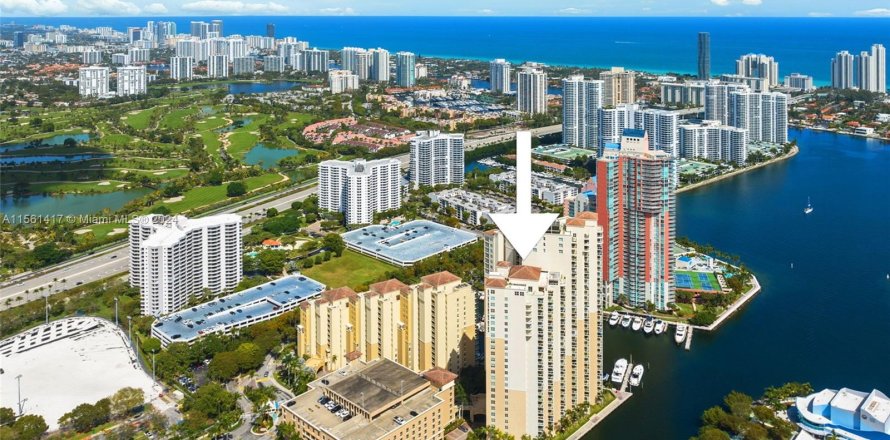 Condominio en Aventura, Florida, 2 dormitorios  № 1095297