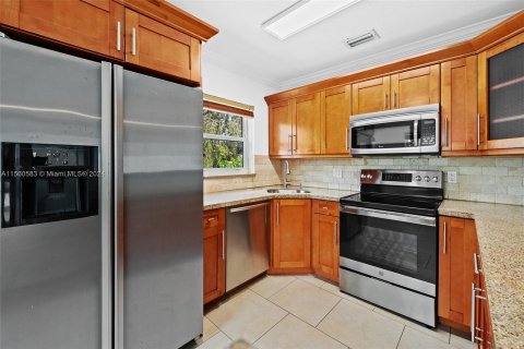 Casa en venta en Miami Springs, Florida, 3 dormitorios, 116.22 m2 № 1095333 - foto 11