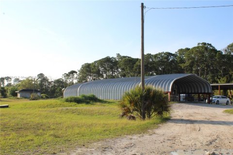 Commercial property in Clewiston, Florida № 1054330 - photo 1