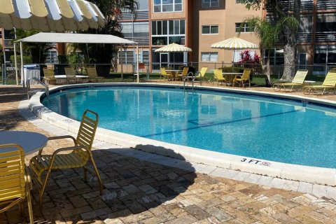 Condominio en venta en Tamarac, Florida, 2 dormitorios, 85.47 m2 № 1097749 - foto 2