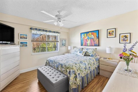 Copropriété à vendre à Pembroke Pines, Floride: 2 chambres, 140 m2 № 1075062 - photo 11