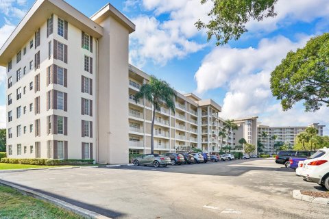 Condo in Pompano Beach, Florida, 2 bedrooms  № 1075059 - photo 18