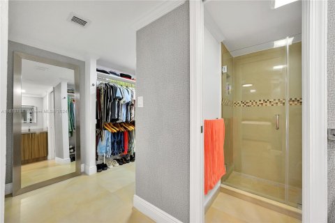 Condo in Aventura, Florida, 2 bedrooms  № 1389837 - photo 23