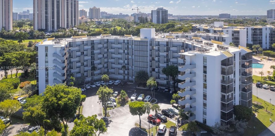 Condo in Aventura, Florida, 2 bedrooms  № 1389837