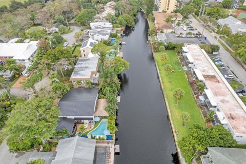 House in Wilton Manors, Florida 4 bedrooms, 341.69 sq.m. № 1054802 - photo 4