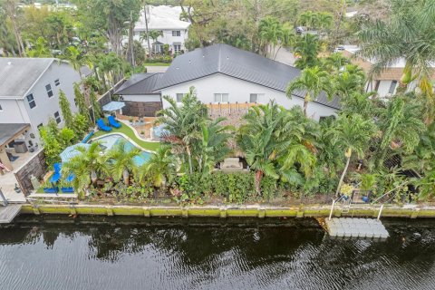 House in Wilton Manors, Florida 4 bedrooms, 341.69 sq.m. № 1054802 - photo 2