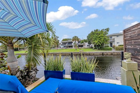 Villa ou maison à vendre à Wilton Manors, Floride: 4 chambres, 341.69 m2 № 1054802 - photo 16