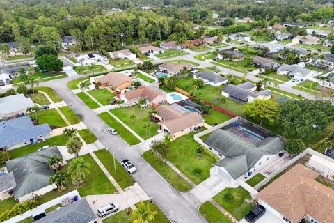 Villa ou maison à vendre à Royal Palm Beach, Floride: 4 chambres, 219.99 m2 № 1081353 - photo 6