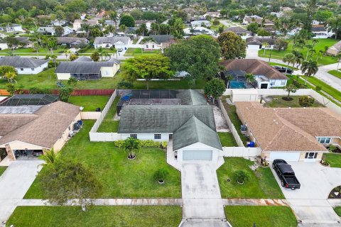 Villa ou maison à vendre à Royal Palm Beach, Floride: 4 chambres, 219.99 m2 № 1081353 - photo 8