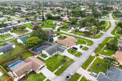 Villa ou maison à vendre à Royal Palm Beach, Floride: 4 chambres, 219.99 m2 № 1081353 - photo 5