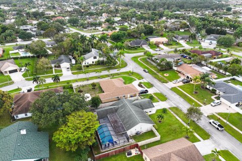 Villa ou maison à vendre à Royal Palm Beach, Floride: 4 chambres, 219.99 m2 № 1081353 - photo 4