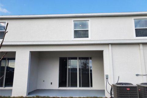 Townhouse in Wesley Chapel, Florida 3 bedrooms, 155.43 sq.m. № 1244881 - photo 8