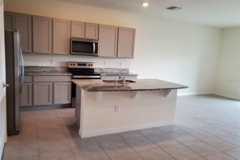 Townhouse in Wesley Chapel, Florida 3 bedrooms, 155.43 sq.m. № 1244881 - photo 3