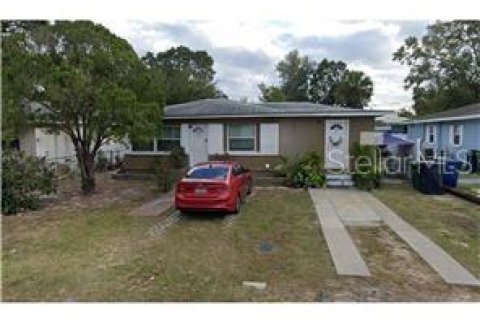 Commercial property in Tampa, Florida 4 bedrooms, 172.61 sq.m. № 1340065 - photo 1