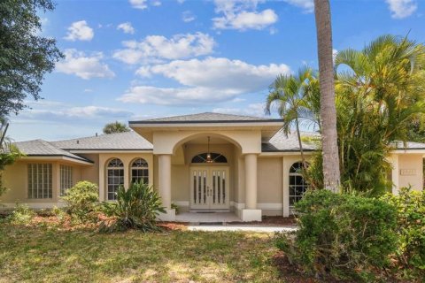 Villa ou maison à vendre à Punta Gorda, Floride: 4 chambres, 227.24 m2 № 1211101 - photo 1