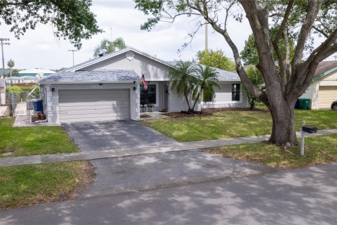 Villa ou maison à vendre à Cooper City, Floride: 3 chambres, 134.24 m2 № 1075115 - photo 1
