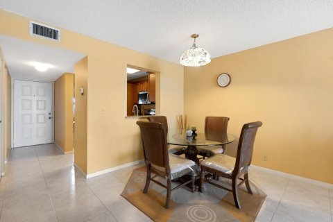 Condo in Lauderhill, Florida, 2 bedrooms  № 1075631 - photo 16