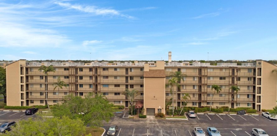 Condo in Lauderhill, Florida, 2 bedrooms  № 1075631