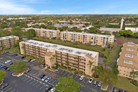 Condo in Lauderhill, Florida, 2 bedrooms  № 1075631 - photo 21