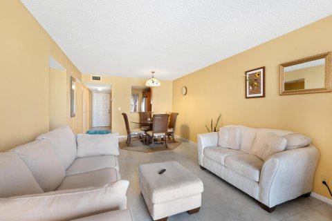 Condominio en venta en Lauderhill, Florida, 2 dormitorios, 96.62 m2 № 1075631 - foto 18