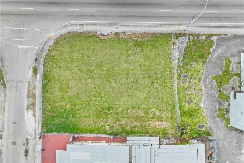 Commercial property in Miami, Florida № 1065405 - photo 22