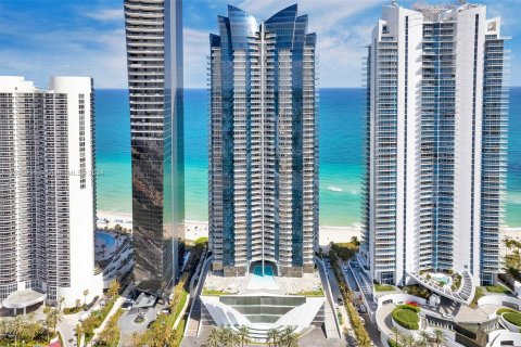 Condominio en venta en Sunny Isles Beach, Florida, 3 dormitorios, 181.72 m2 № 1050510 - foto 25