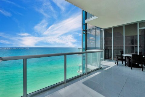 Condominio en venta en Sunny Isles Beach, Florida, 3 dormitorios, 181.72 m2 № 1050510 - foto 5