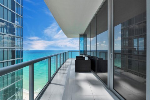 Condo in Sunny Isles Beach, Florida, 3 bedrooms  № 1050510 - photo 4