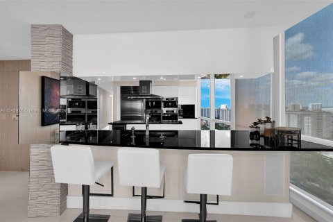 Condominio en venta en Sunny Isles Beach, Florida, 3 dormitorios, 181.72 m2 № 1050510 - foto 9