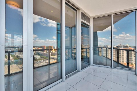 Condo in Sunny Isles Beach, Florida, 3 bedrooms  № 1050510 - photo 23