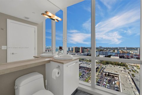 Condo in Sunny Isles Beach, Florida, 3 bedrooms  № 1050510 - photo 18