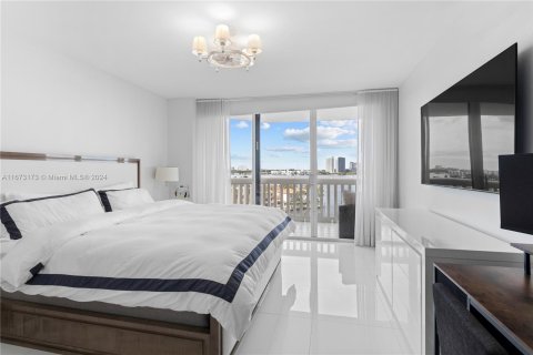 Condo in Aventura, Florida, 2 bedrooms  № 1396052 - photo 9