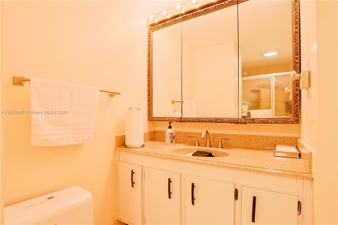 Condo in Pembroke Pines, Florida, 3 bedrooms  № 1396000 - photo 19